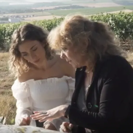 Interview de Charlotte Fromont (Escapades en Bourgogne) : Loin d'être un musée, le patrimoine viti-vinicole bourguignon est une histoire humaine sur une terre de patience