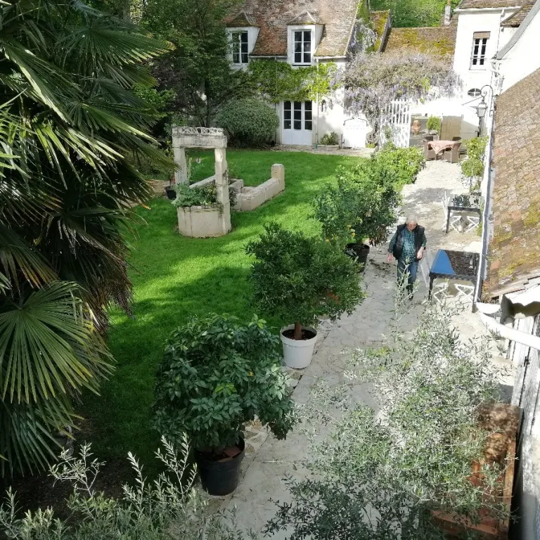 Interview de Yannick LE CAM de Le Puits d'Athie : L'excellence de l'hôtellerie de charme en Bourgogne