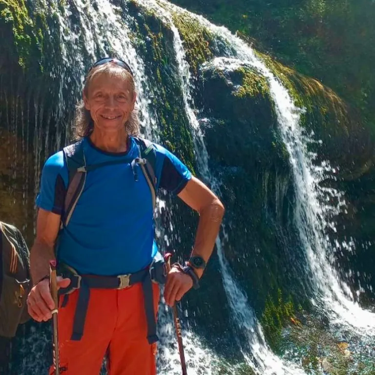 Interview de Olivier FAIVRE de Randos Haut-Jura VTT : Découvrir le Haut-Jura autrement : randonnées, VTT et patrimoine sur la Ligne des Hirondelles